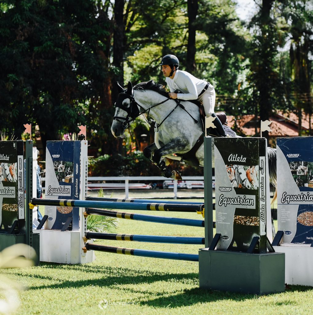 GIRL-UNTOUCHABLE-SH-FOTO